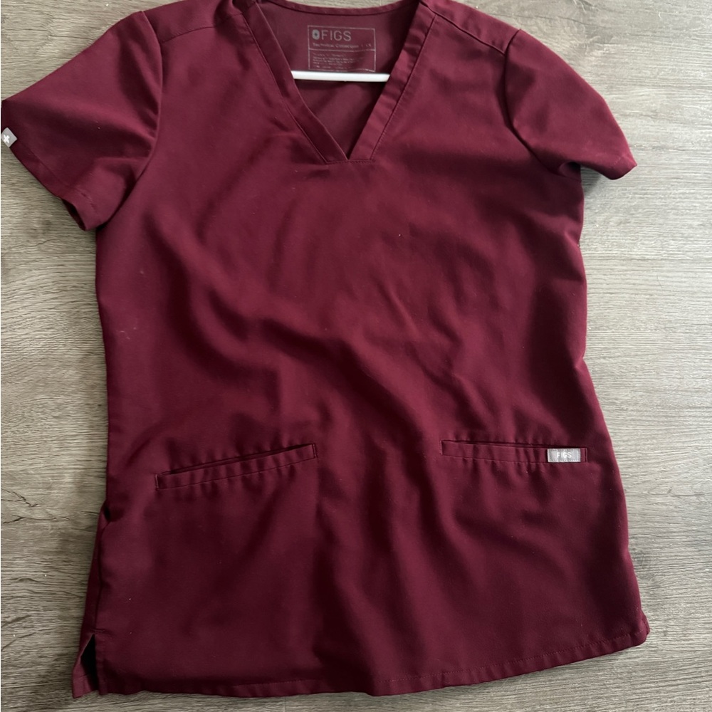 Figs Maroon scrub set